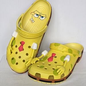 NWOT Crocs SpongeBob Classic Clog Size-M11